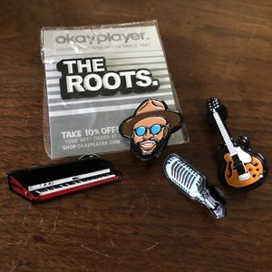 Black Thought pin set